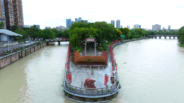 千里马配资 传统文化点亮滨河夜 成都锦江区石牛堰社区举办七夕雅集活动